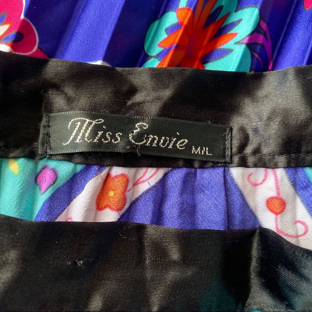 π MISS ENVIE NAVY MULTI FLORAL ABSTRACT PLEATED LOOSE FIT HALTER DRESS! - Picture 5 of 9
